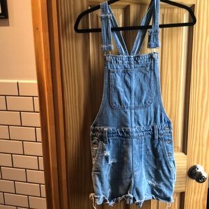 Short overalls